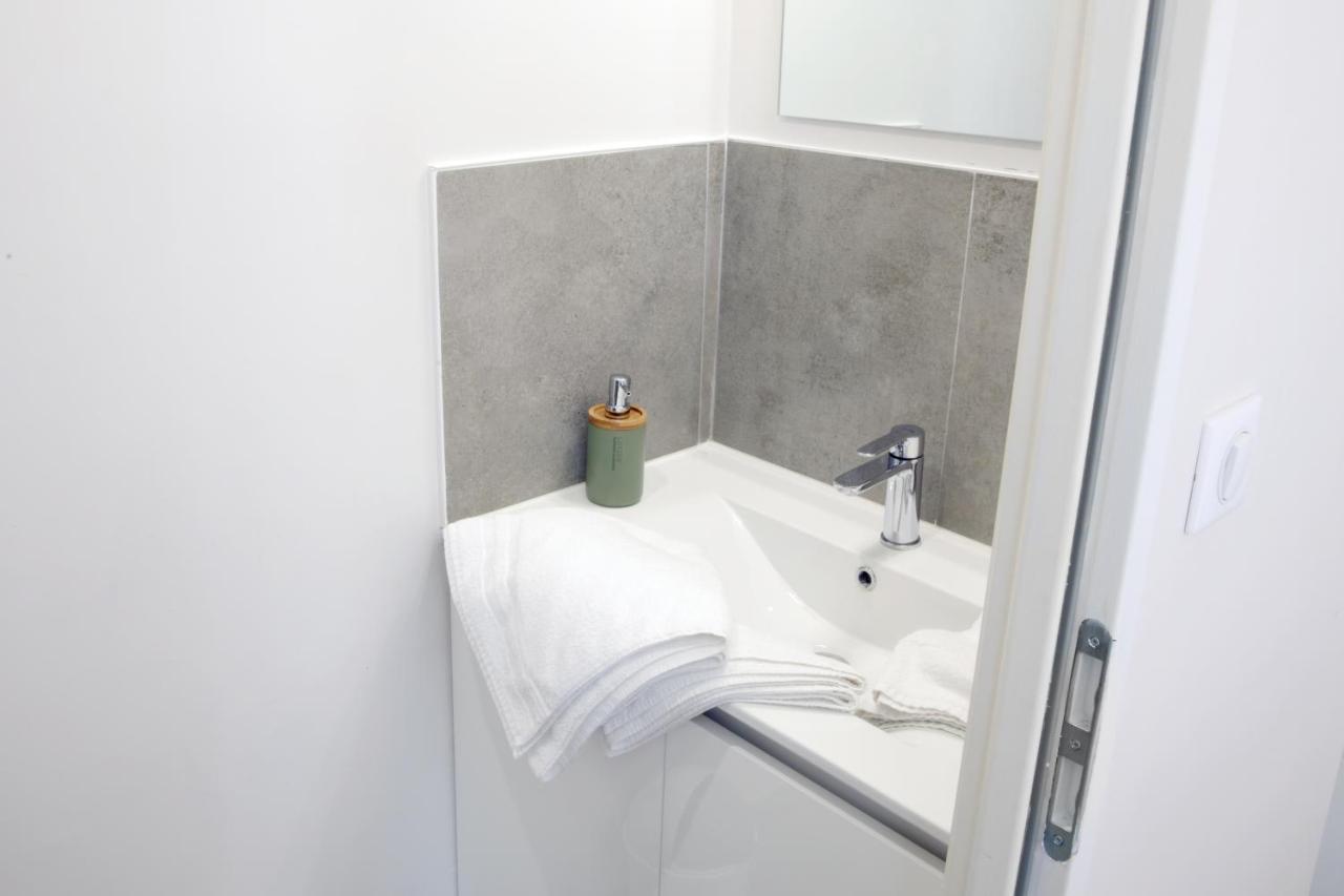 T2 - 28M2 Avec Cour Et Stationnement, Wifi Et Linge Fournis Apartment Angouleme Bagian luar foto